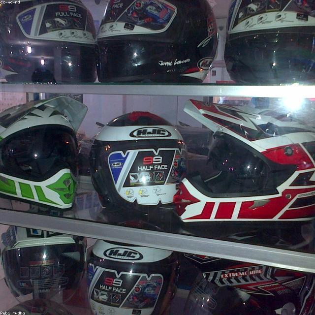 Eiger Helm Full Face Praktis Beige